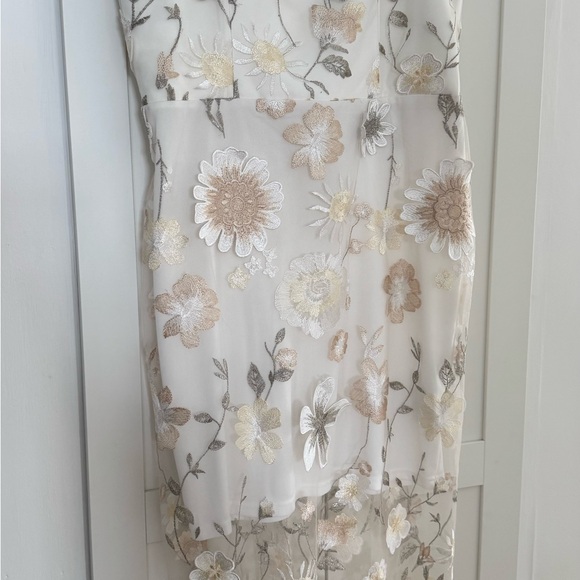 Sam Edelman Strapless White 3D Floral Dress - Picture 3 of 6